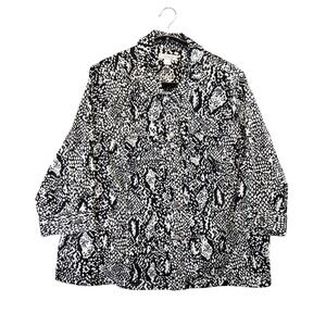 CJ Banks Button Up Blouse Womens 3X Snakeskin Print Monochrome Fashionable‎